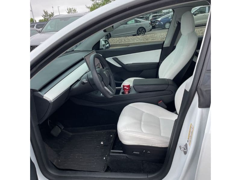 2022 Tesla Model Y view 10