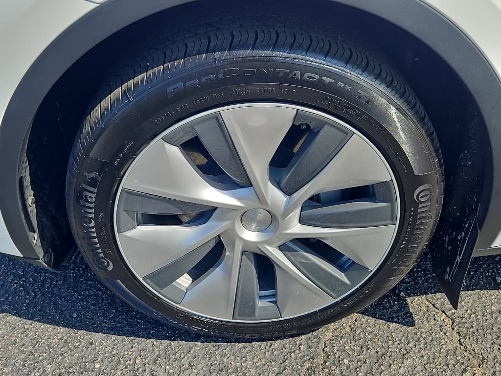 2022 Tesla Model Y view 25