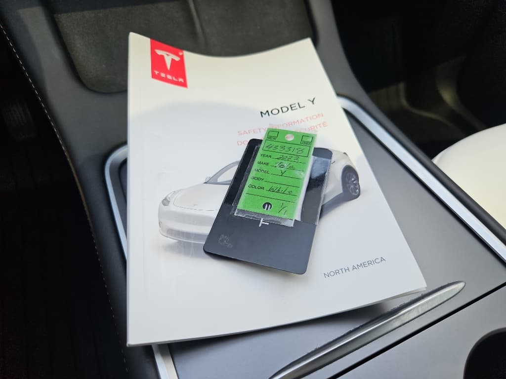 2022 Tesla Model Y view 17