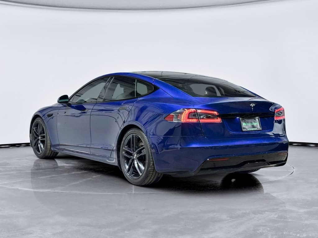 2021 Tesla Model S view 2