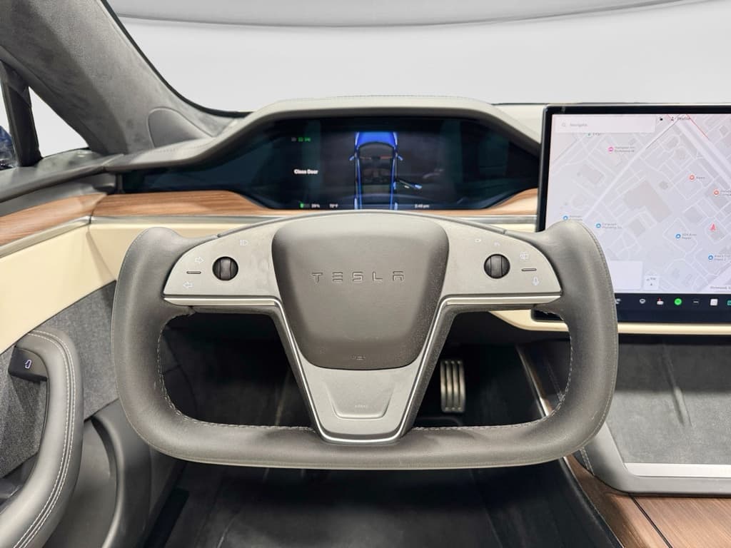 2021 Tesla Model S view 8