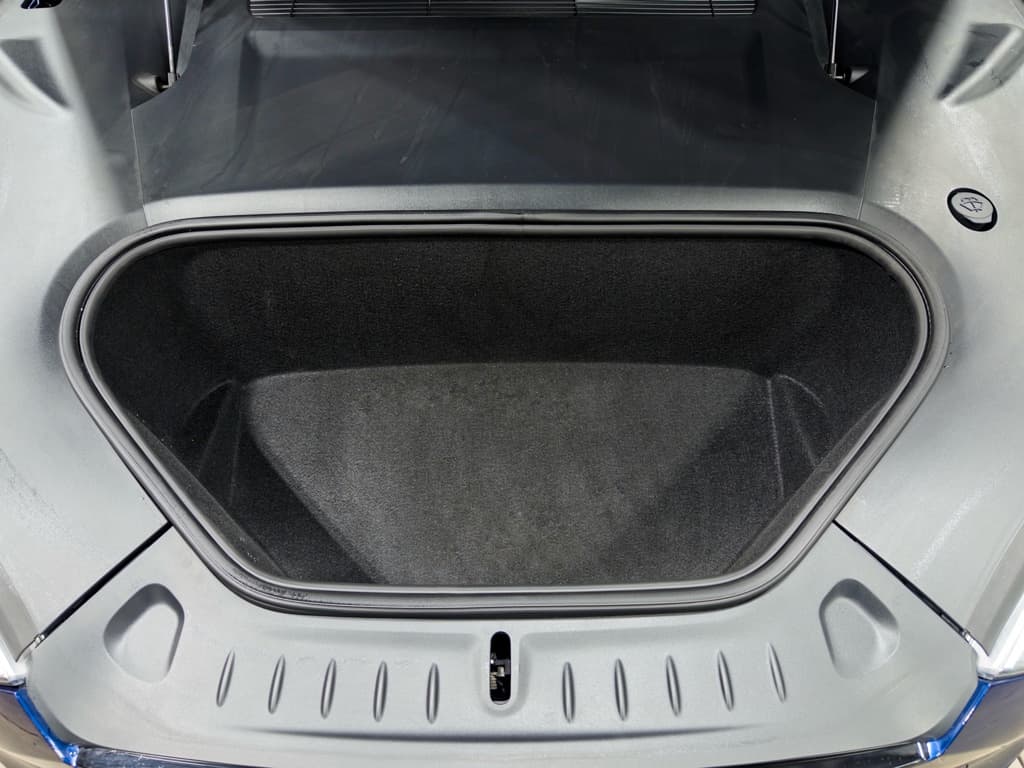 2021 Tesla Model S view 25