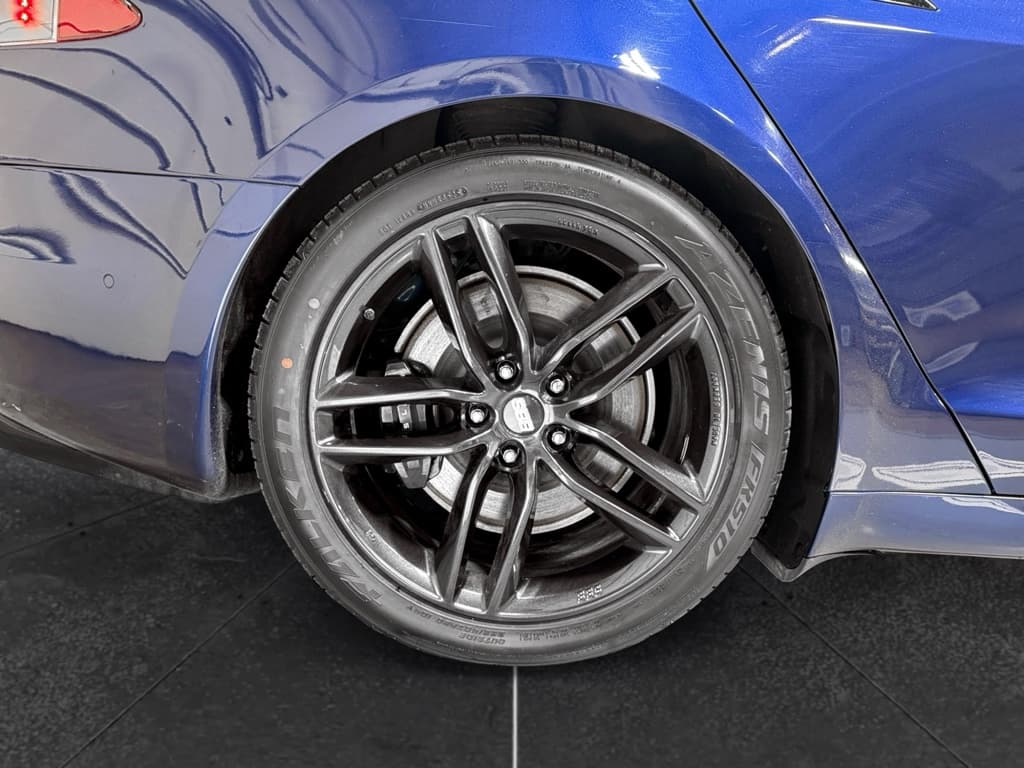 2021 Tesla Model S view 35