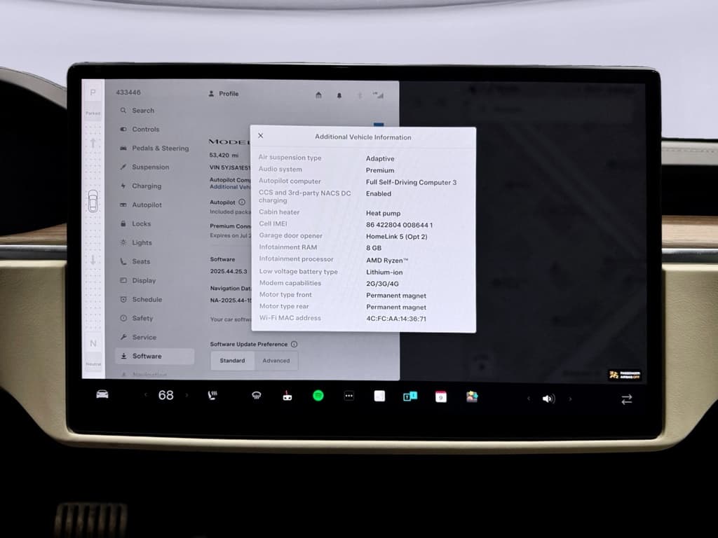 2021 Tesla Model S view 13