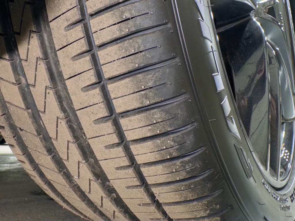 2021 Tesla Model S view 30