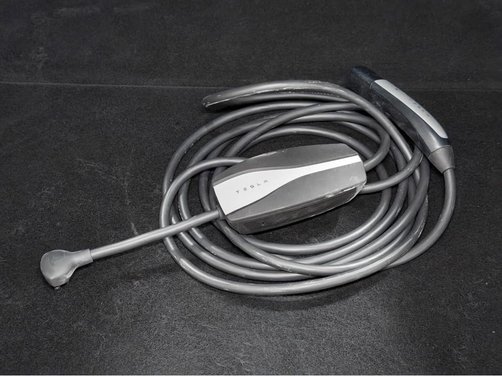 2022 Tesla Model Y view 6