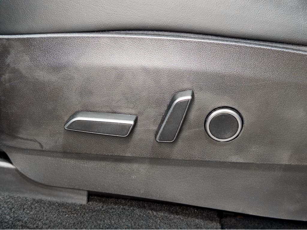 2022 Tesla Model Y view 7