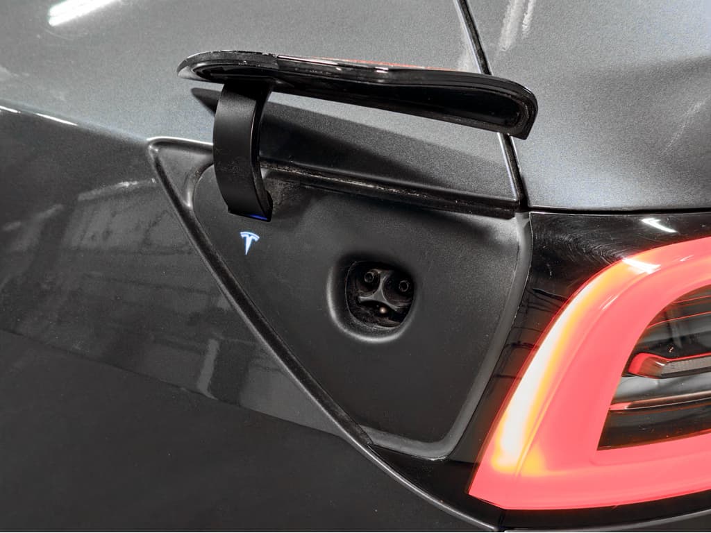 2022 Tesla Model Y view 5