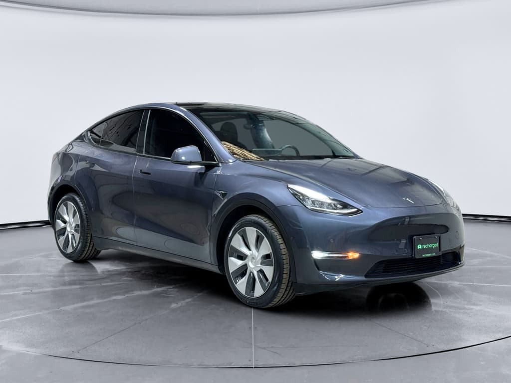 2022 Tesla Model Y view 4