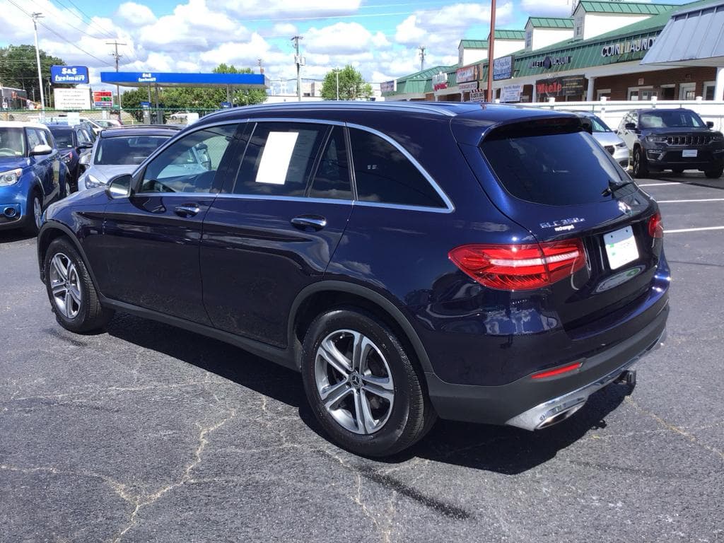 2018 Mercedes-Benz GLC view 2