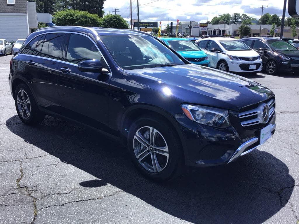2018 Mercedes-Benz GLC view 4