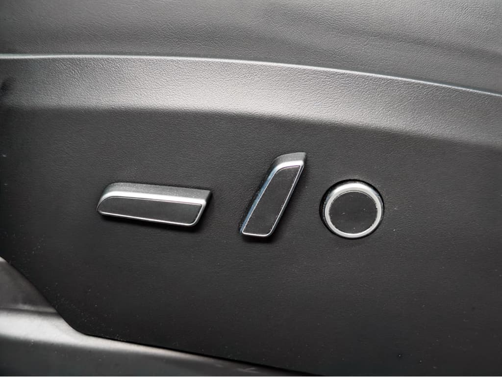 2024 Tesla Model X view 6