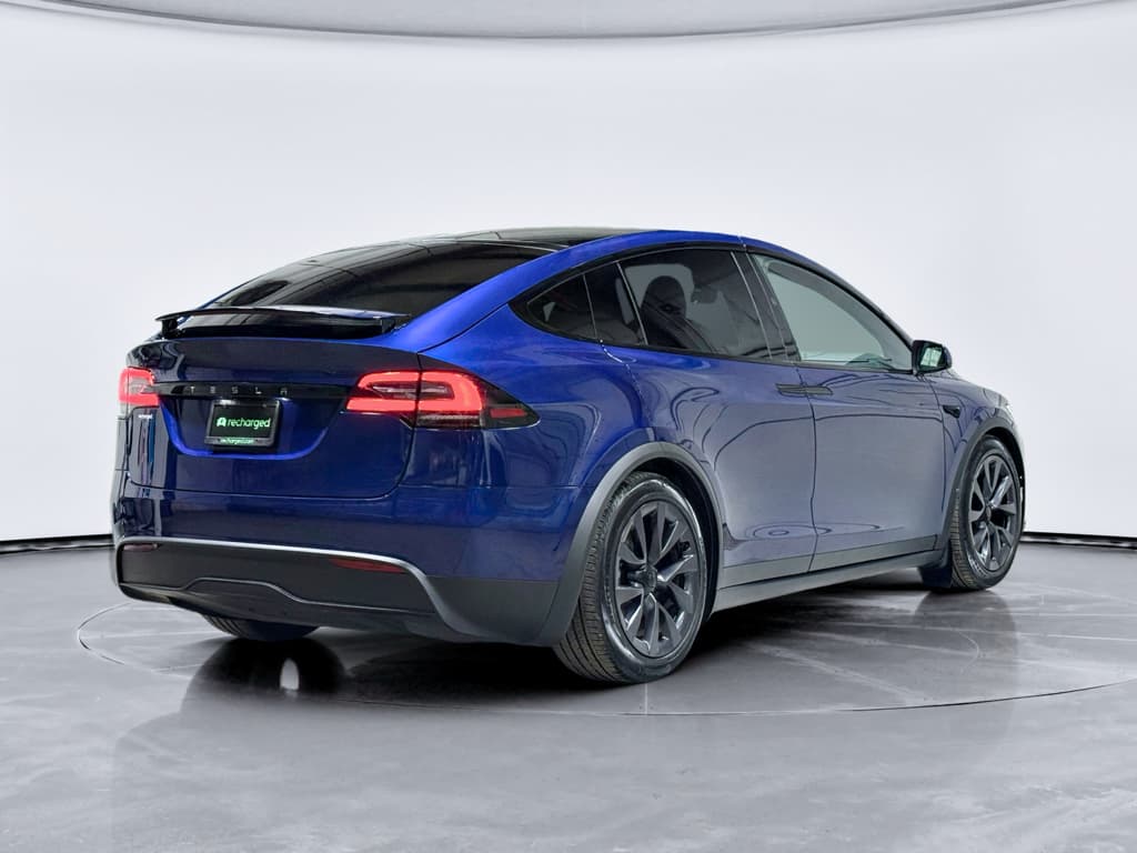 2024 Tesla Model X view 3