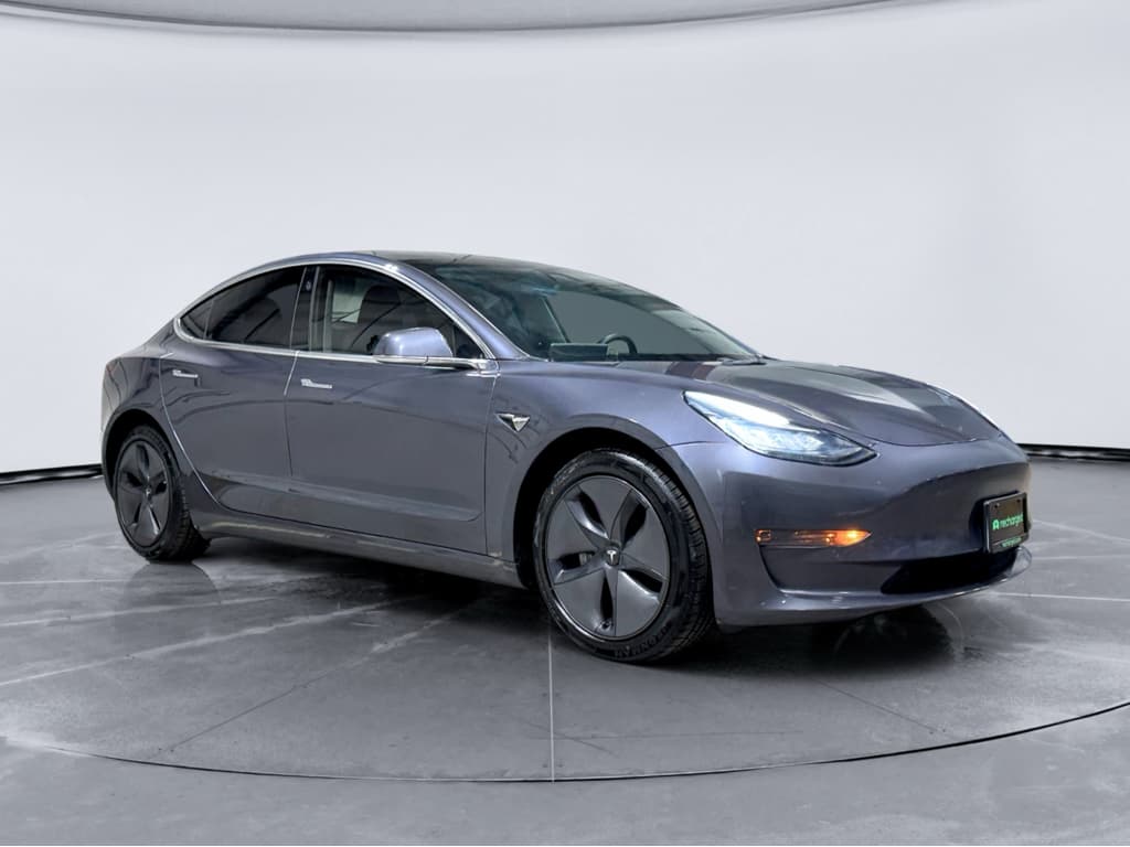 2019 Tesla Model 3 view 4