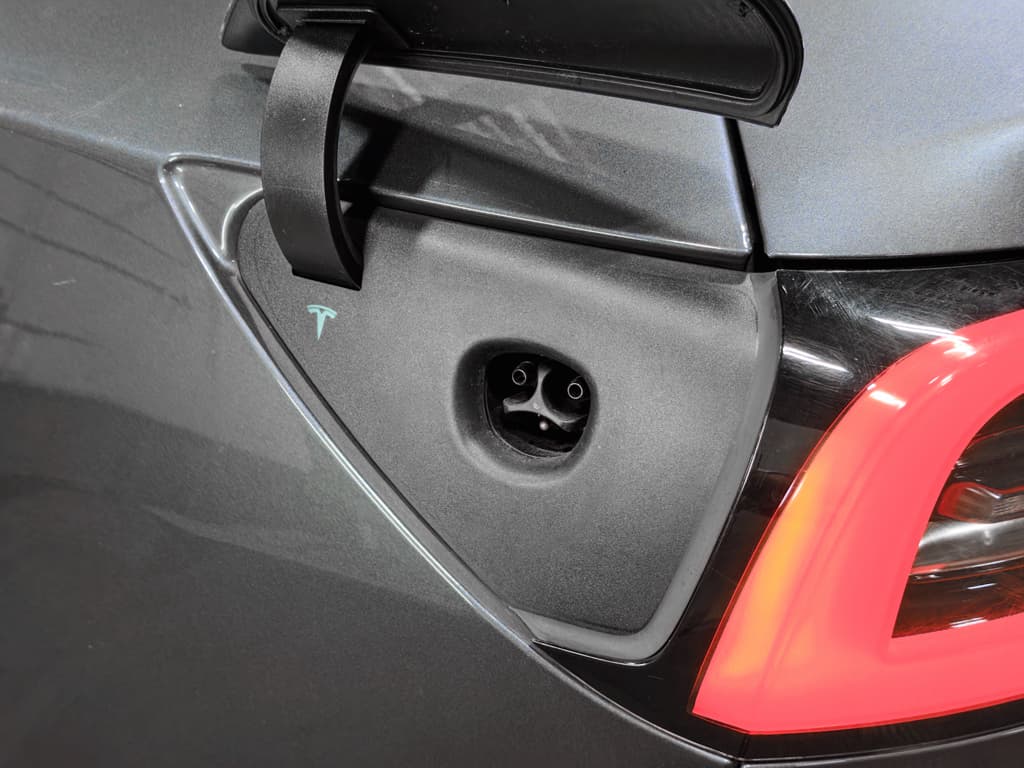 2019 Tesla Model 3 view 5