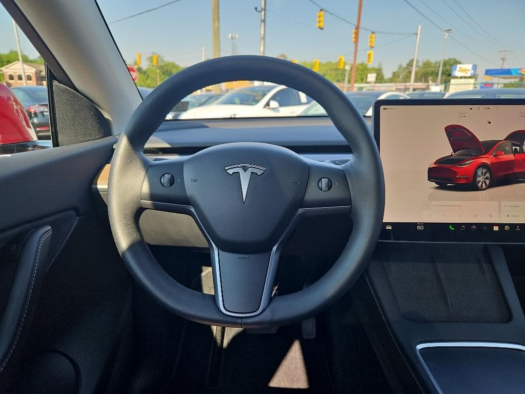 2022 Tesla Model Y view 8