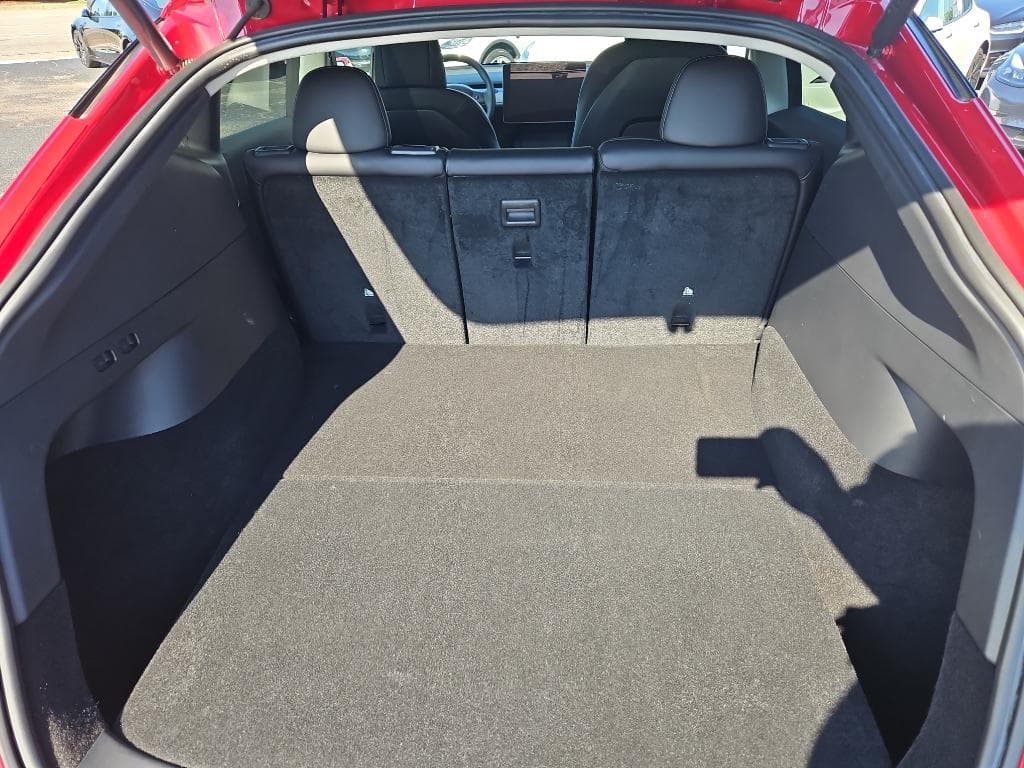 2022 Tesla Model Y view 19
