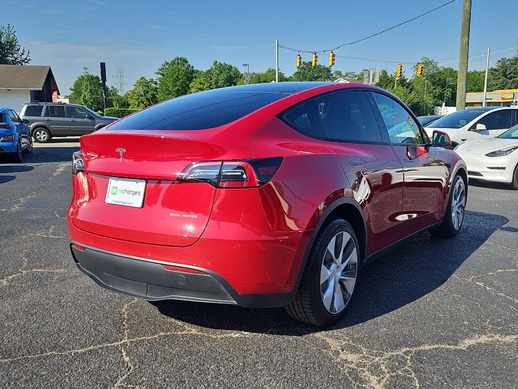 2022 Tesla Model Y view 3