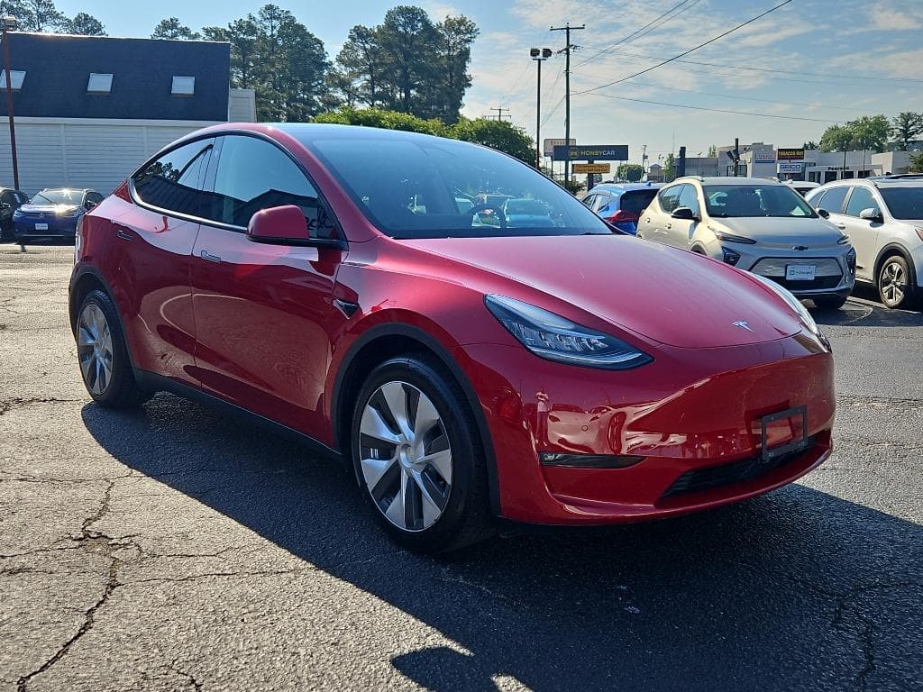 2022 Tesla Model Y view 4