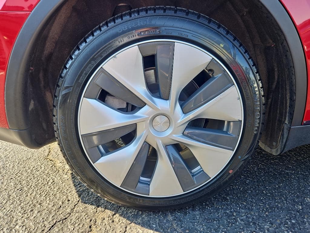 2022 Tesla Model Y view 27