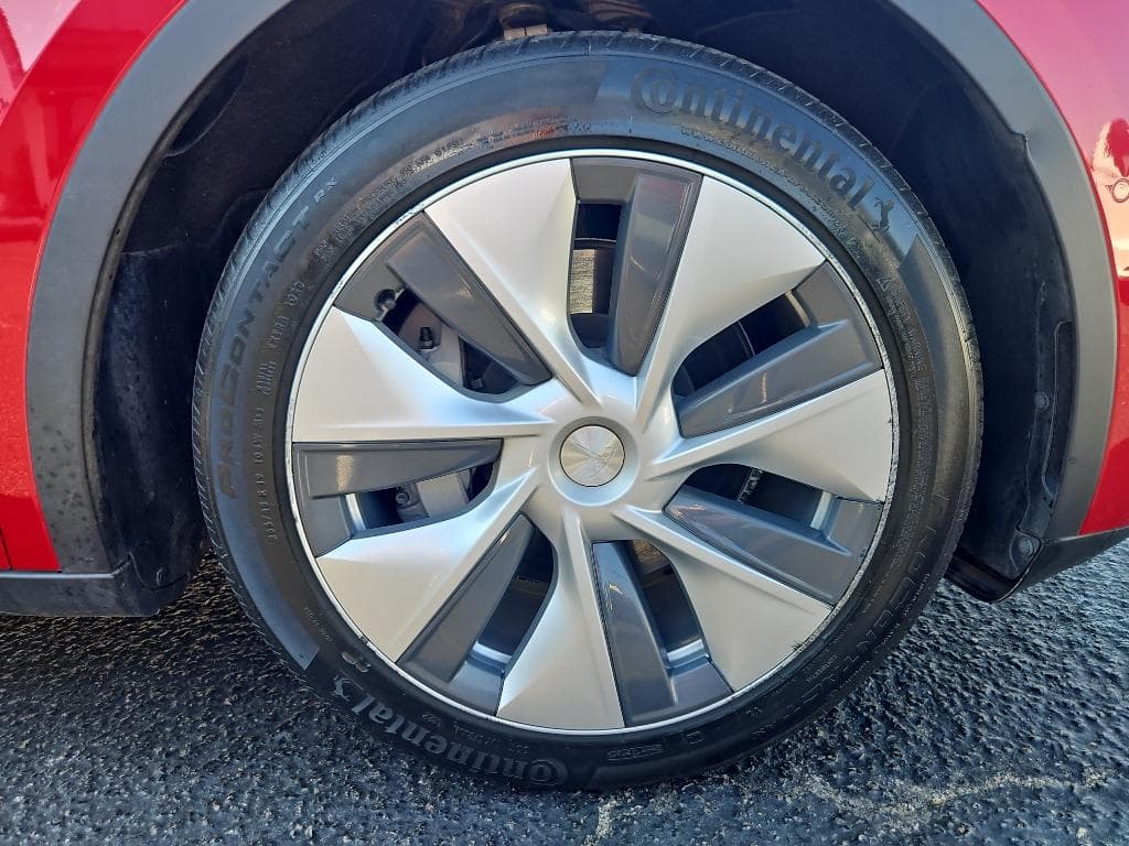 2022 Tesla Model Y view 29