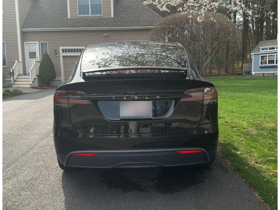 2024 Tesla Model X view 4