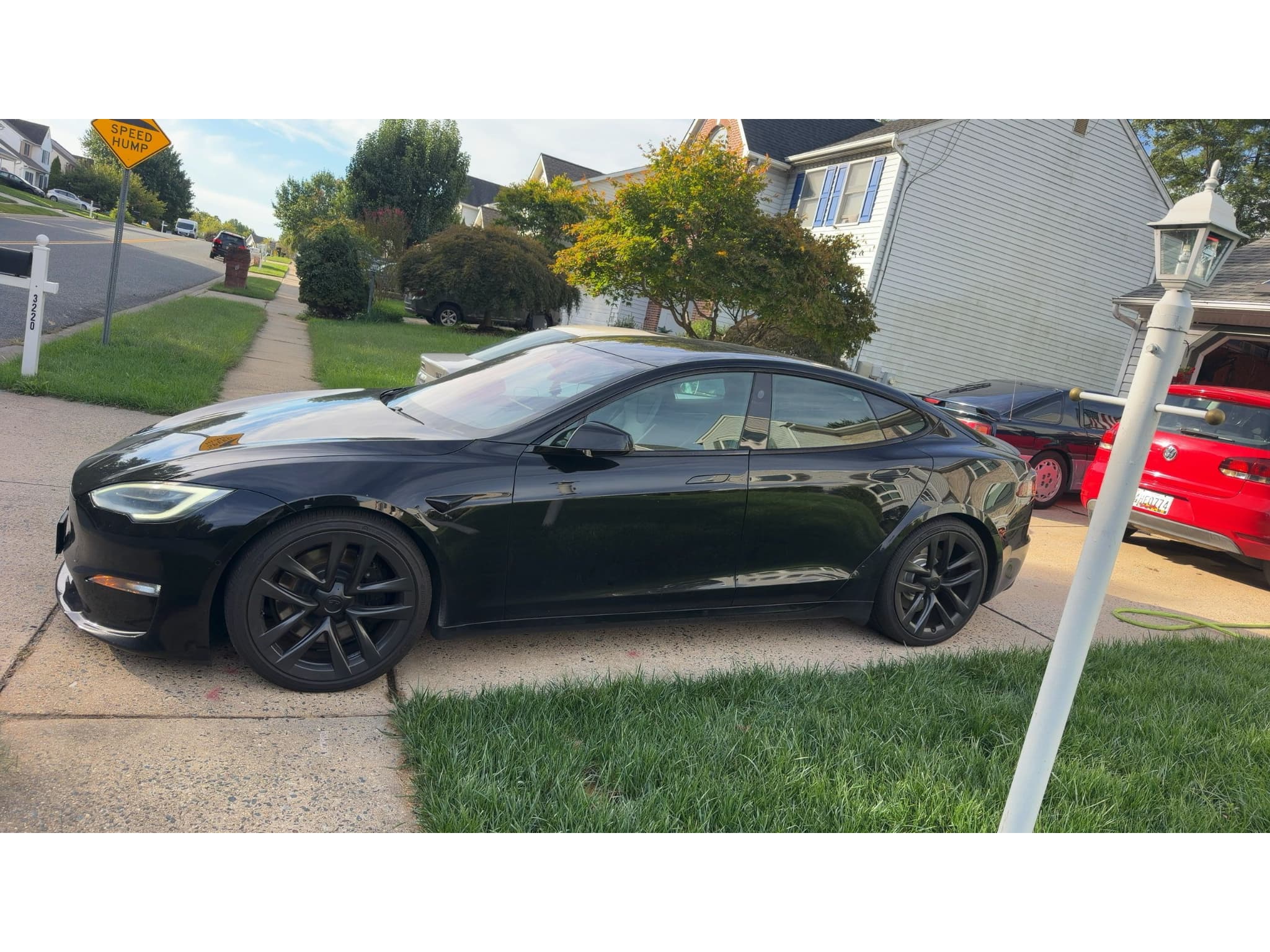 2021 Tesla Model S view 2