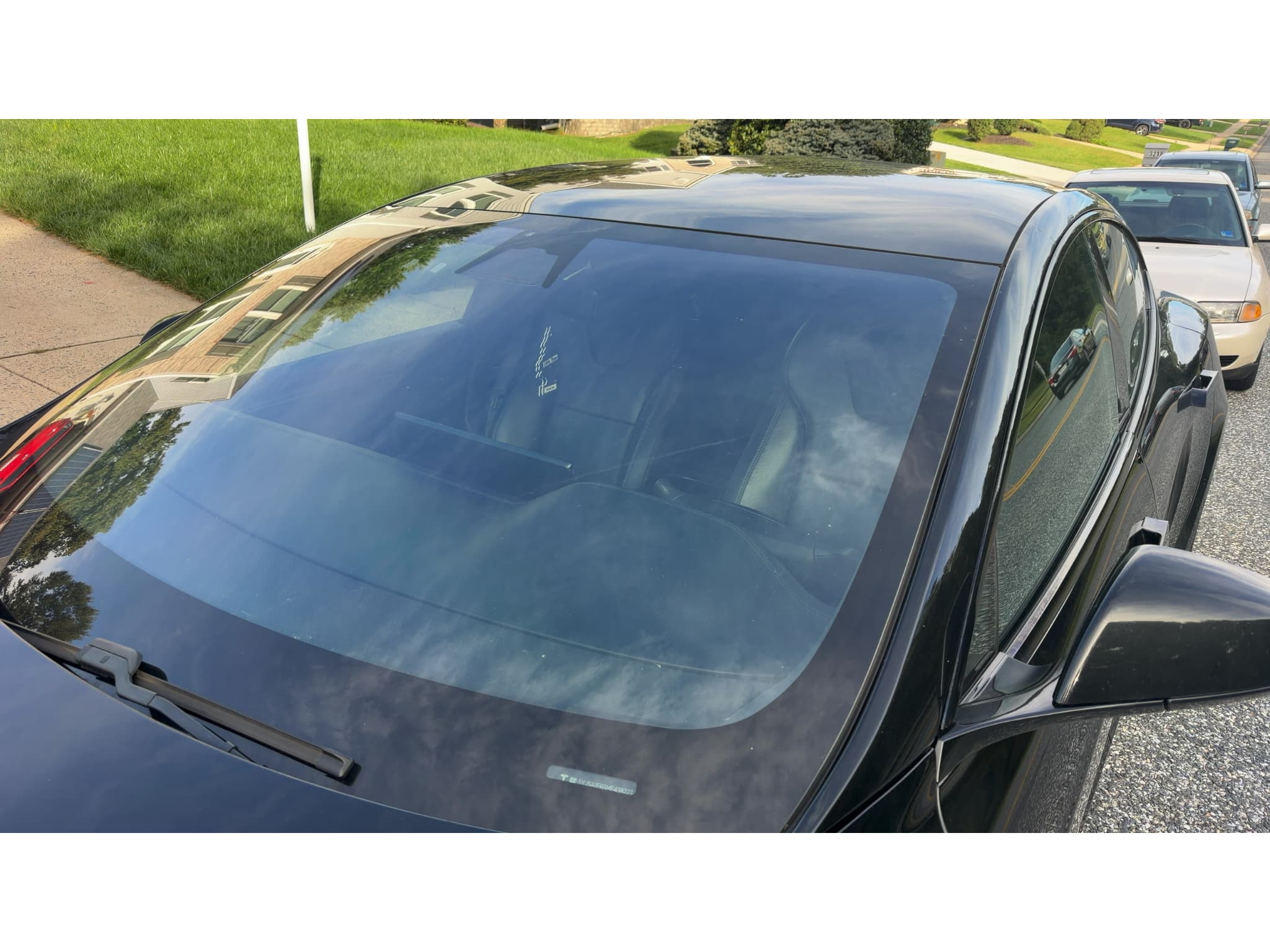 2021 Tesla Model S view 9