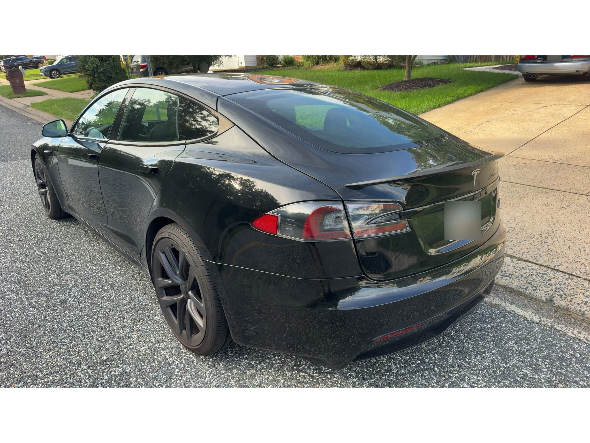 2021 Tesla Model S view 6
