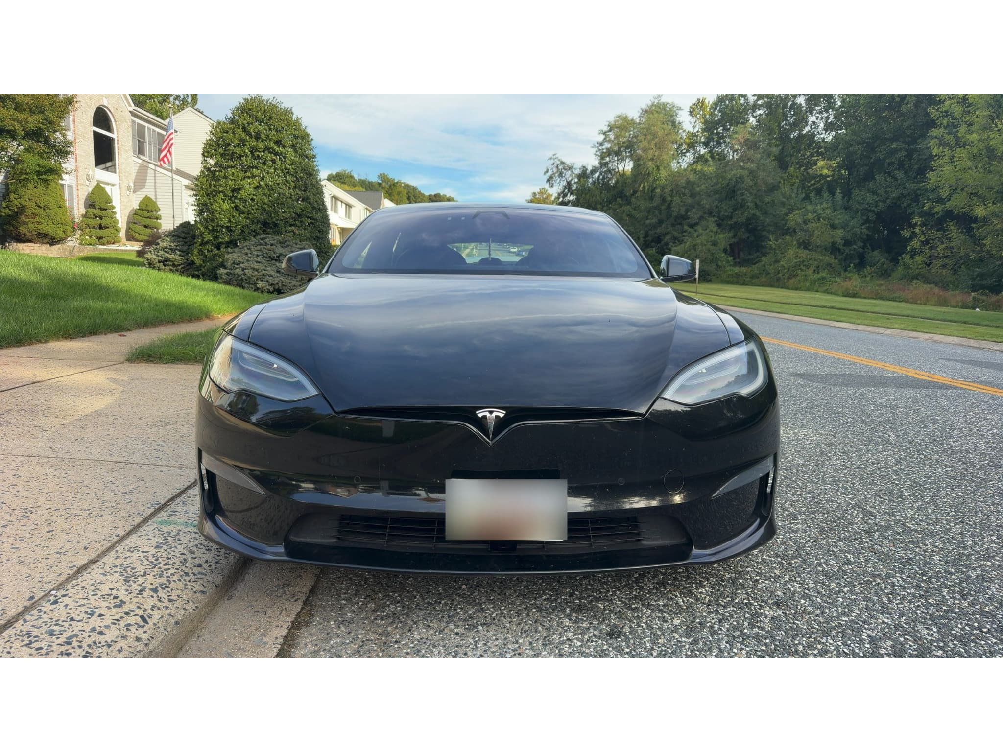 2021 Tesla Model S view 3