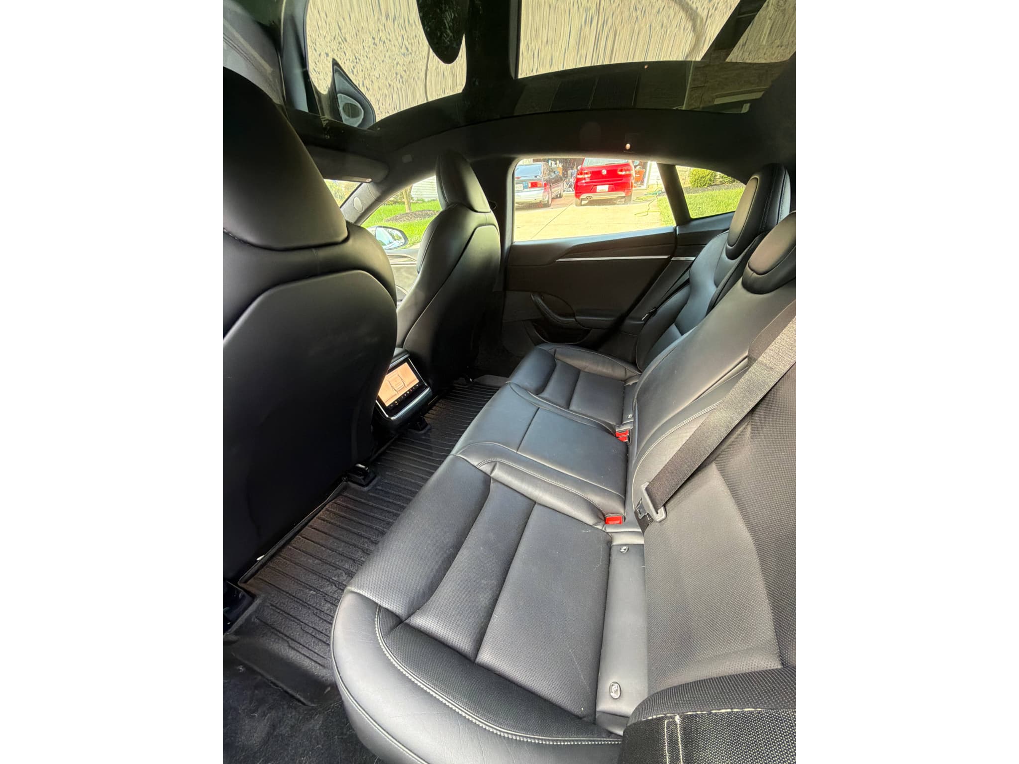 2021 Tesla Model S view 12