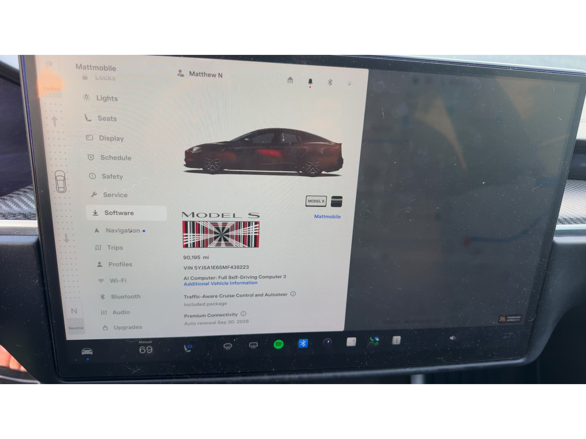 2021 Tesla Model S view 14