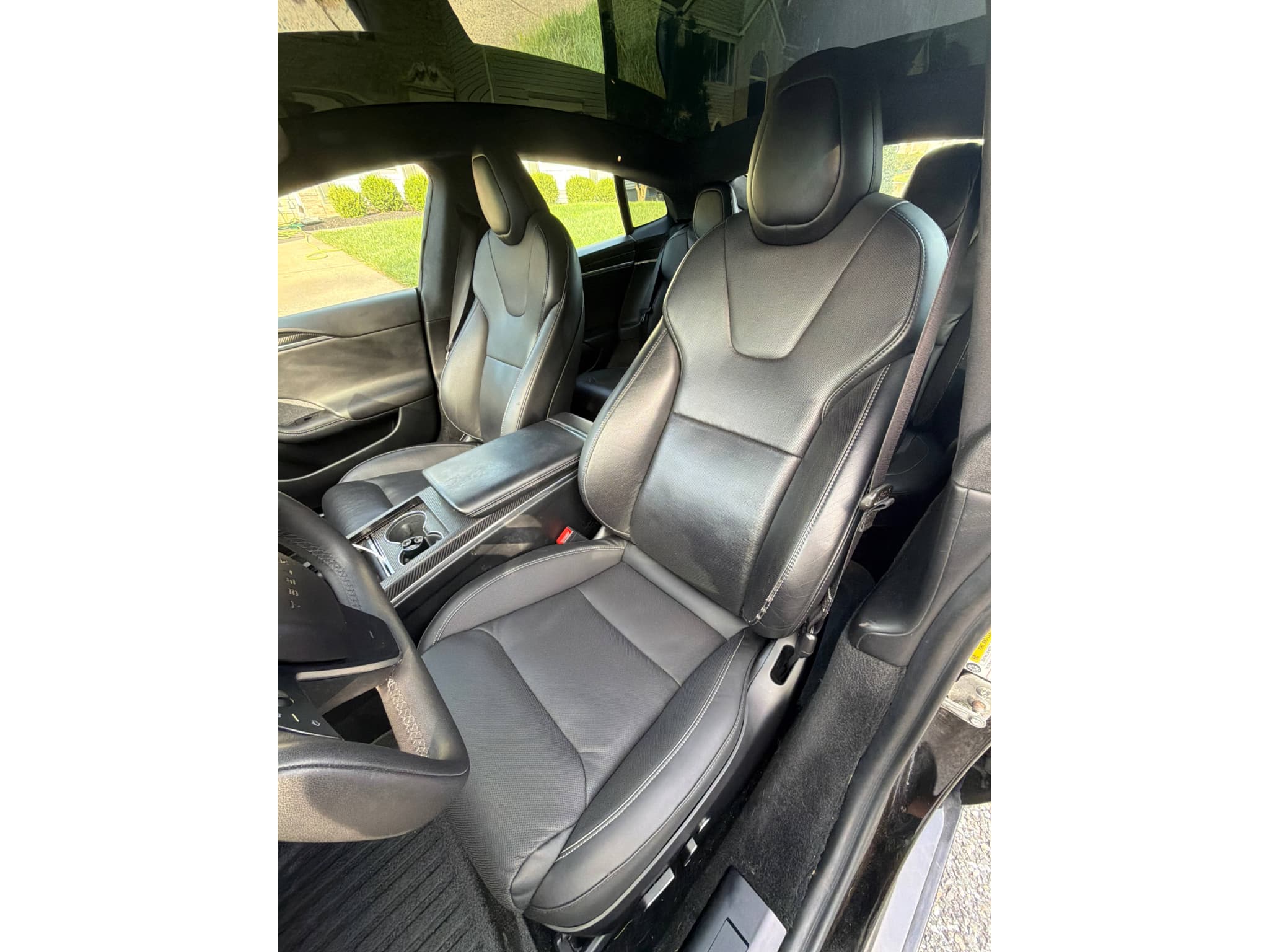 2021 Tesla Model S view 11