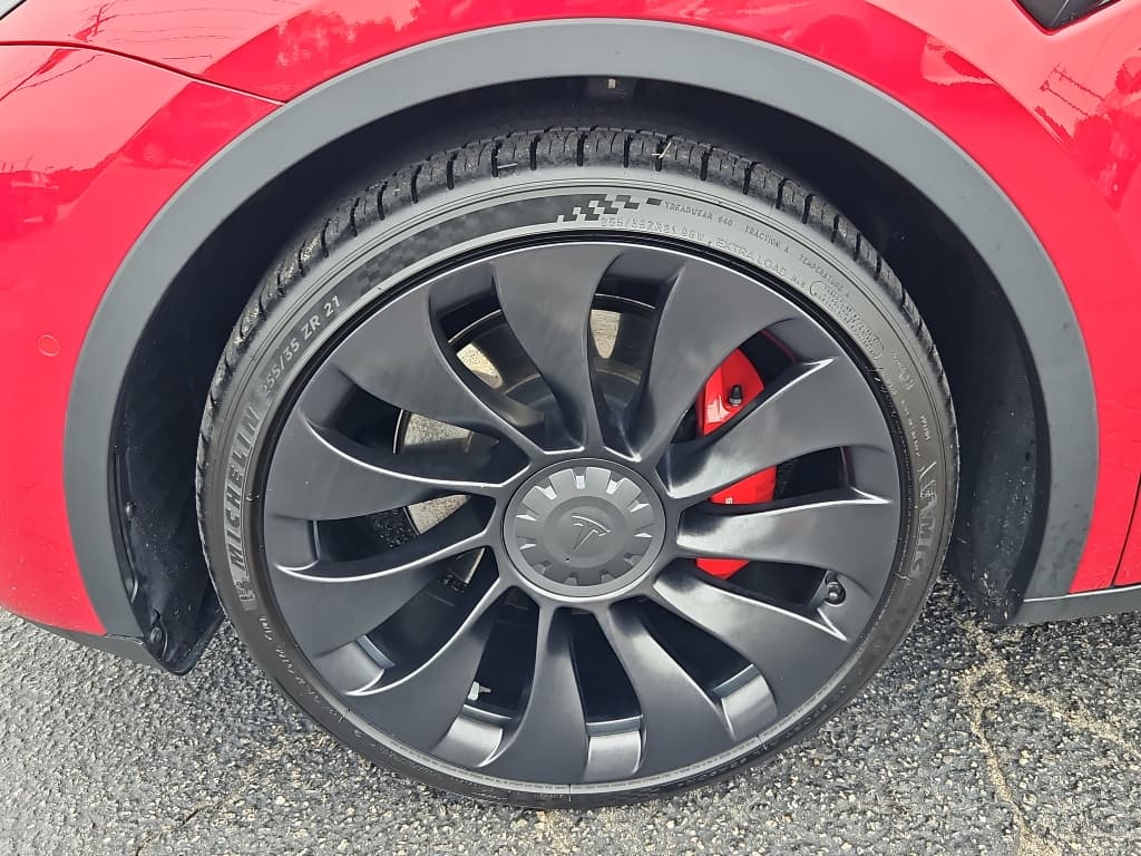 2022 Tesla Model Y view 26
