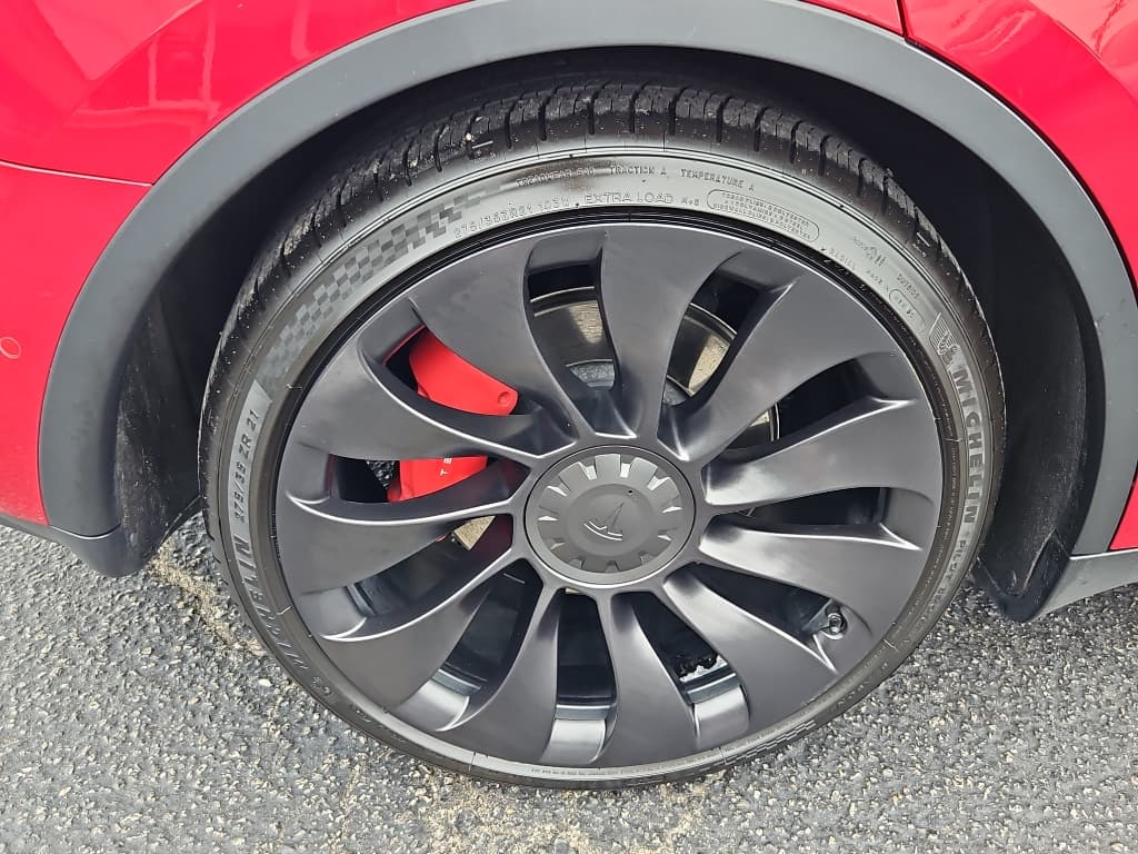 2022 Tesla Model Y view 28