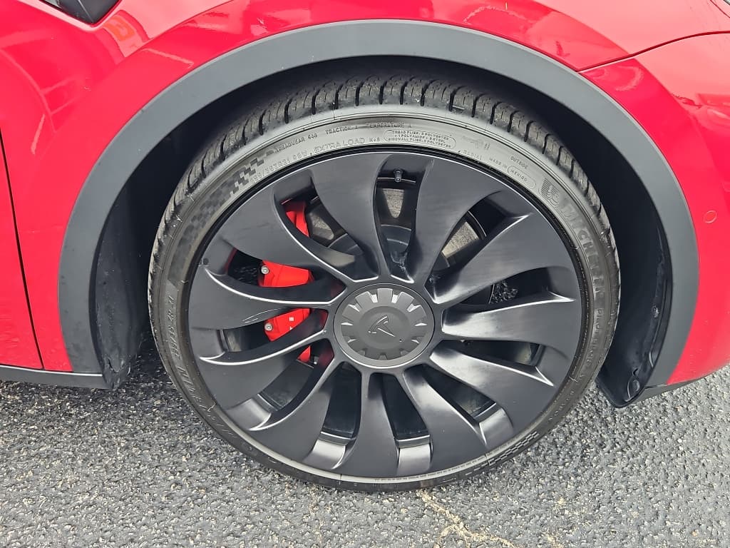 2022 Tesla Model Y view 32