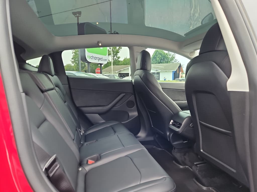2022 Tesla Model Y view 20
