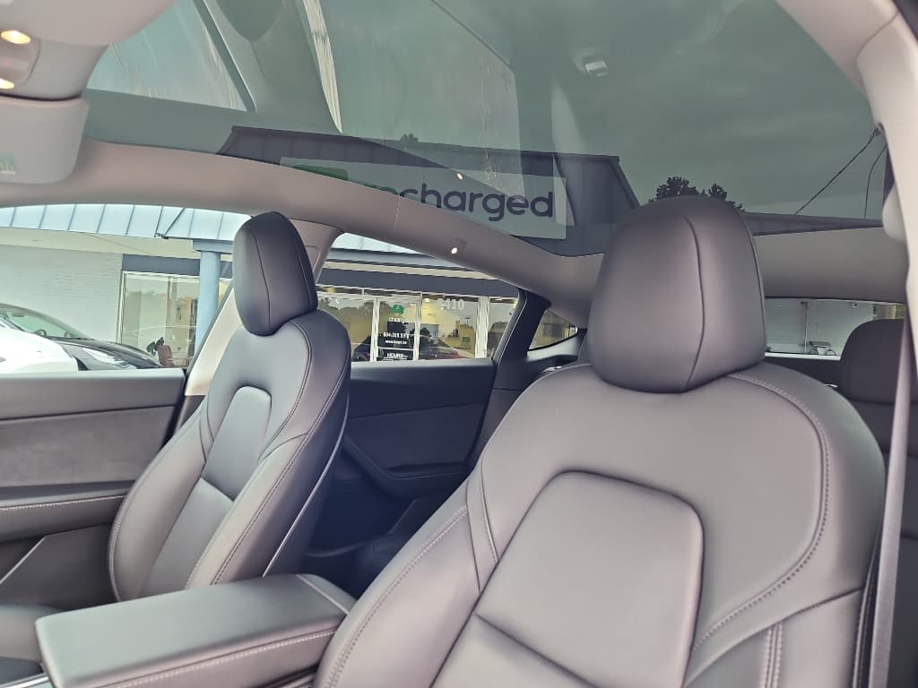 2022 Tesla Model Y view 21