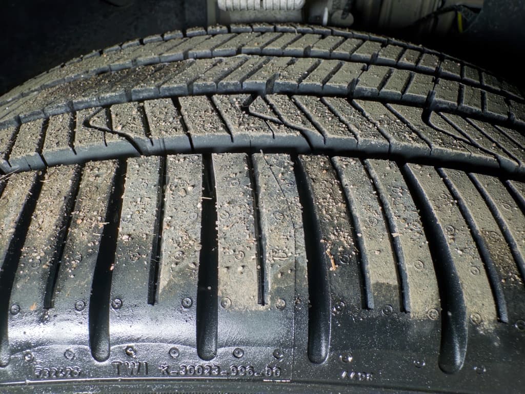 2021 Tesla Model S view 32