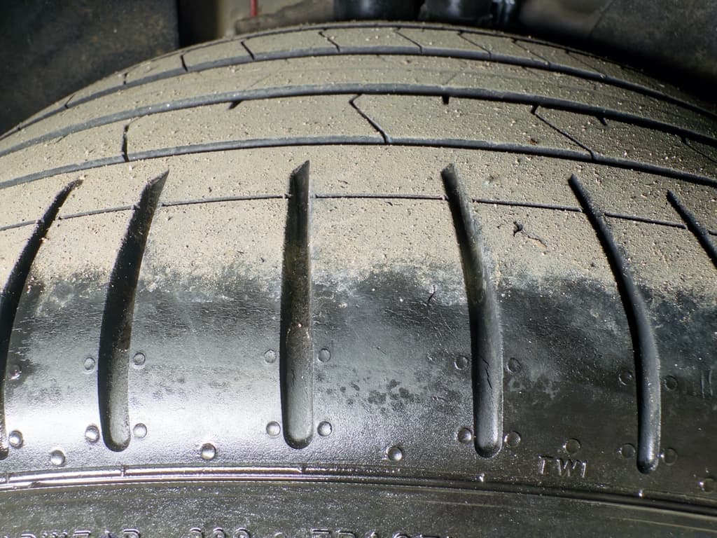 2021 Tesla Model S view 34