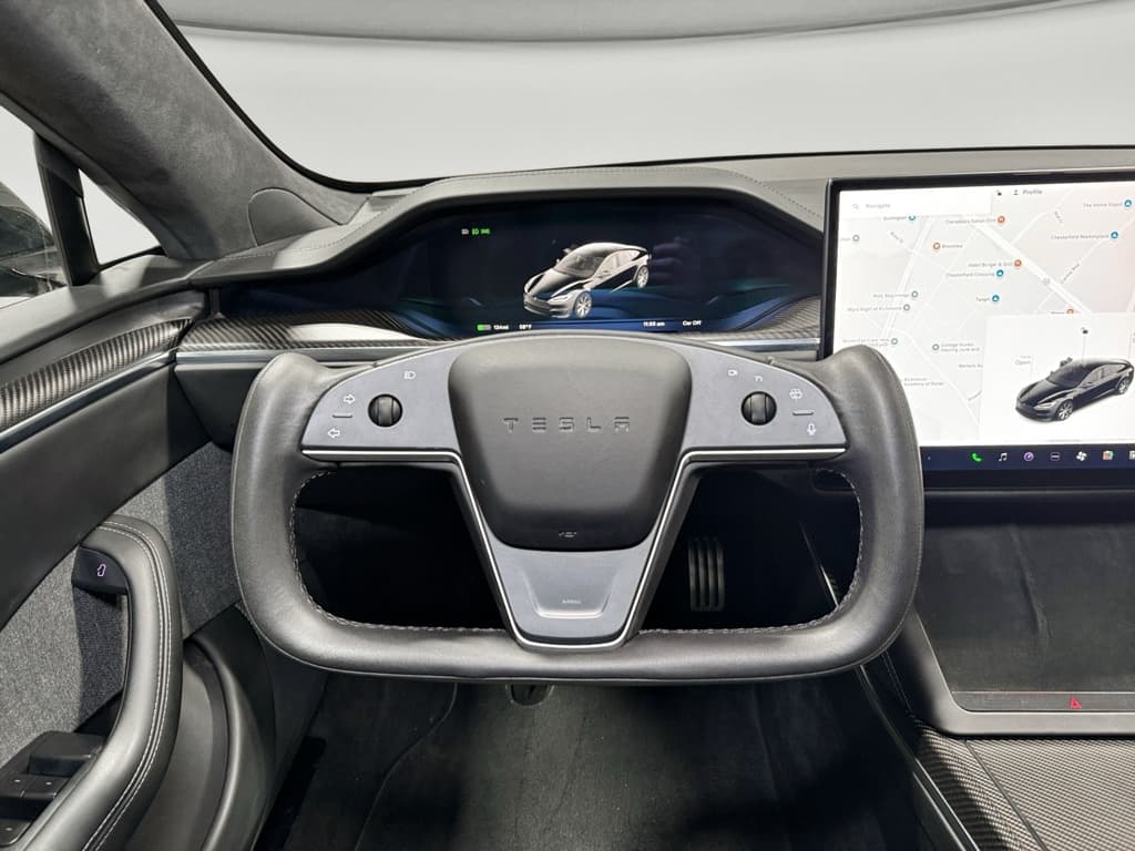 2021 Tesla Model S view 7