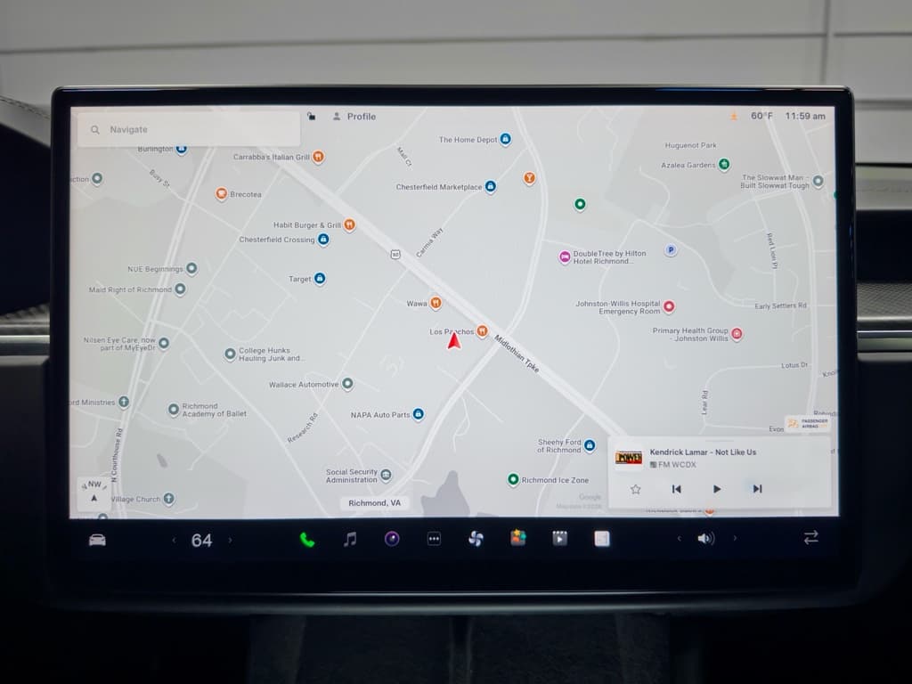 2021 Tesla Model S view 9