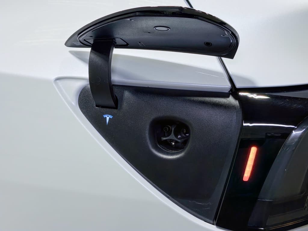 2026 Tesla Model Y view 5