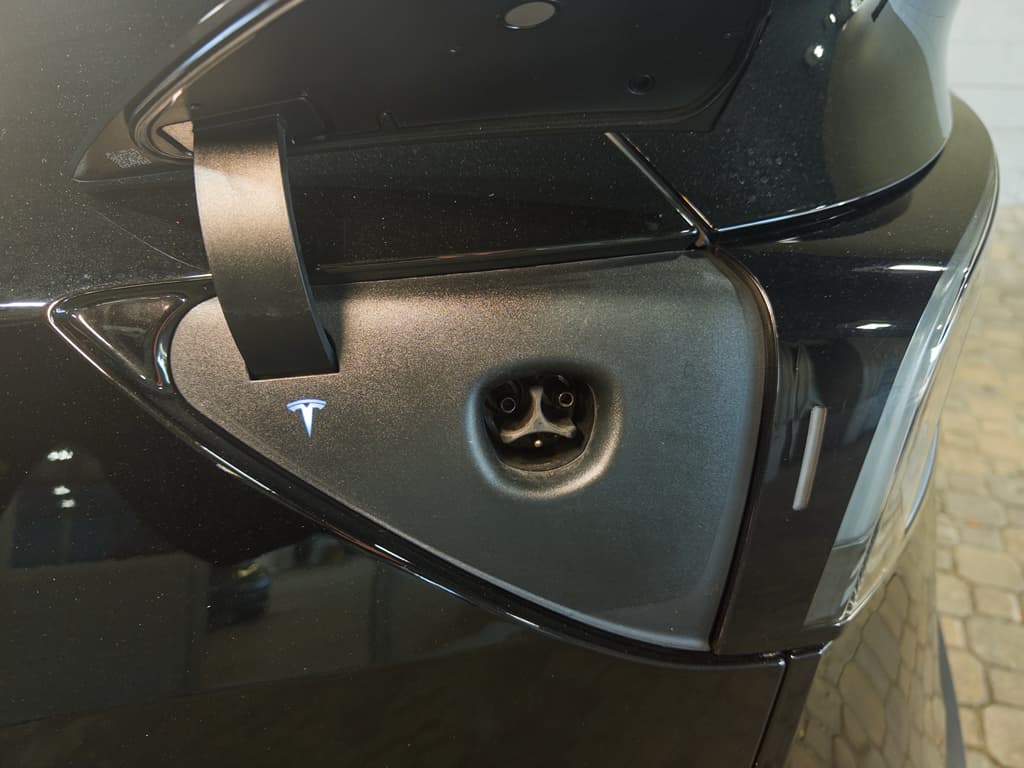 2026 Tesla Model Y view 5