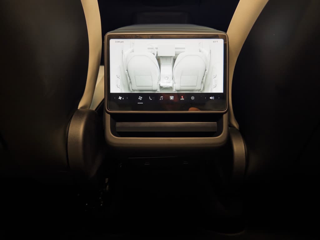 2026 Tesla Model Y view 21