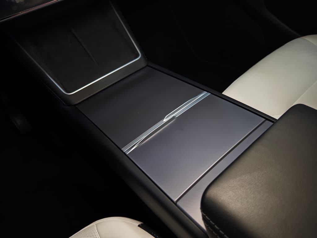2026 Tesla Model Y view 19