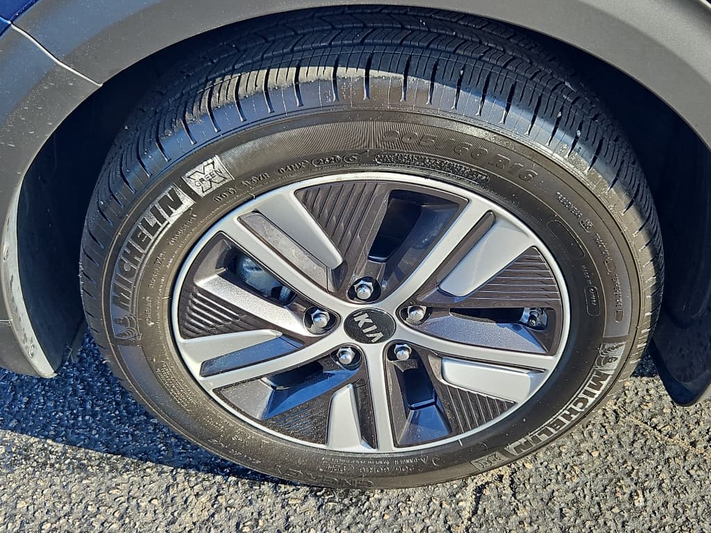 2020 Kia Niro PHEV view 28