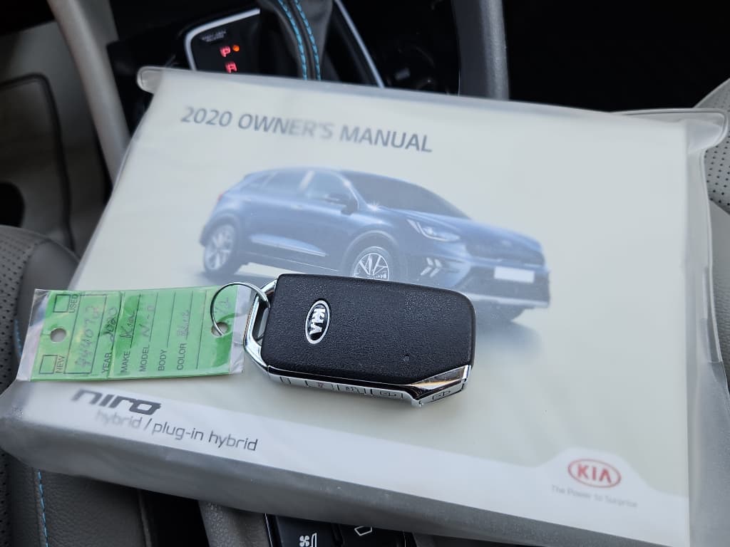 2020 Kia Niro PHEV view 23