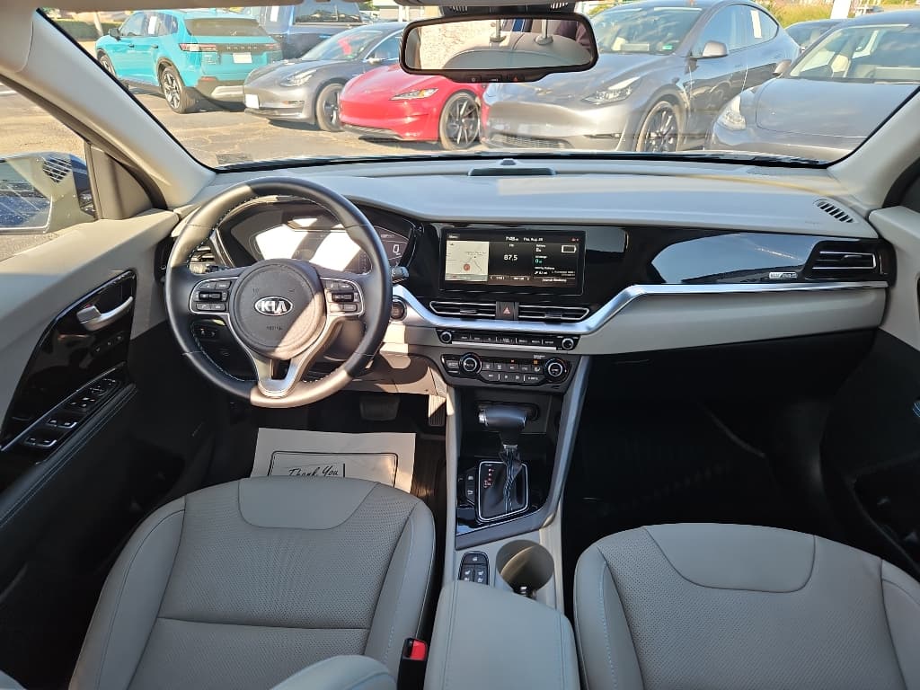 2020 Kia Niro PHEV view 18