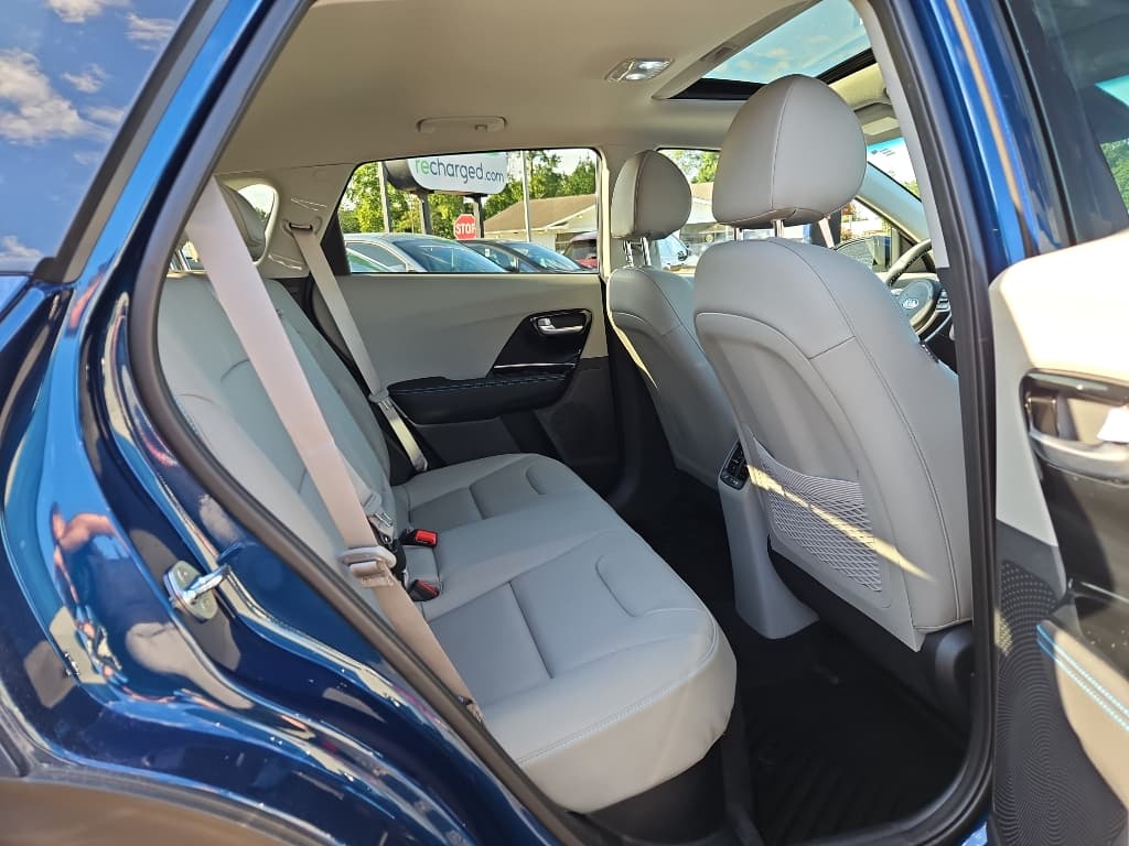 2020 Kia Niro PHEV view 24